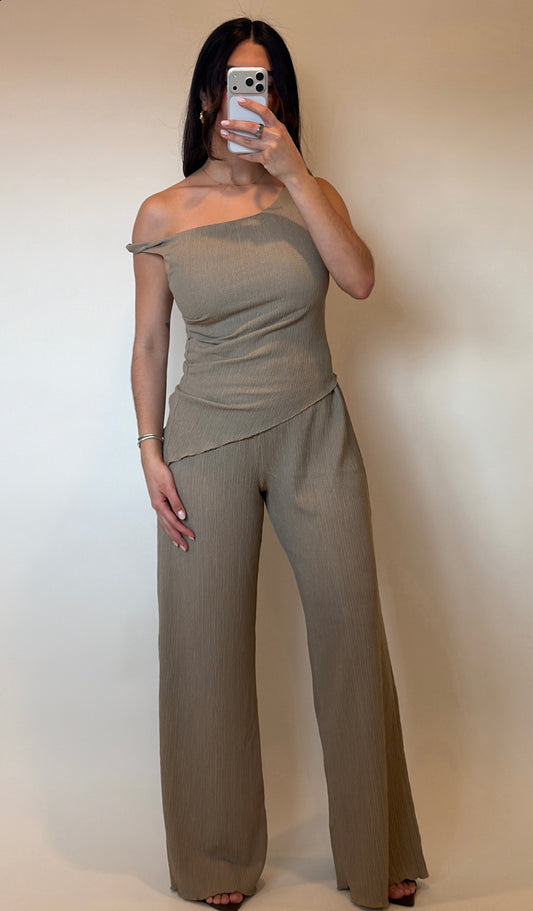 Maré Asymmetrical One-Shoulder Set Light Olive